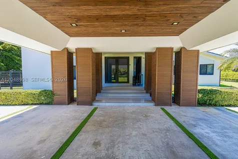 10506 SW 89 Place Miami FL 33176