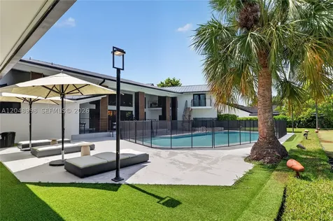 10506 SW 89 Place Miami FL 33176
