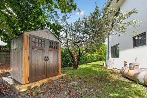 10506 SW 89 Place Miami FL 33176