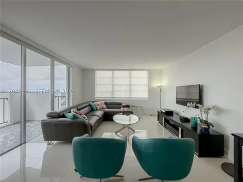 2750 NE 183rd Street Aventura FL 33160