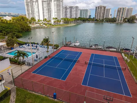 2750 NE 183rd Street Aventura FL 33160
