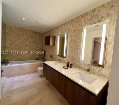 88 SW 7th Street Miami FL 33130