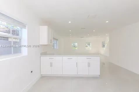 913 NE 2nd Street Hallandale Beach FL 33009