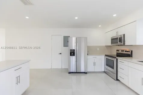 913 NE 2nd Street Hallandale Beach FL 33009
