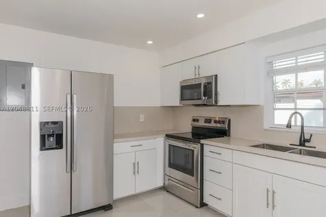 913 NE 2nd Street Hallandale Beach FL 33009