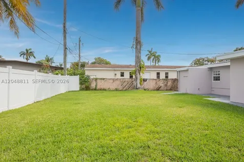 913 NE 2nd Street Hallandale Beach FL 33009