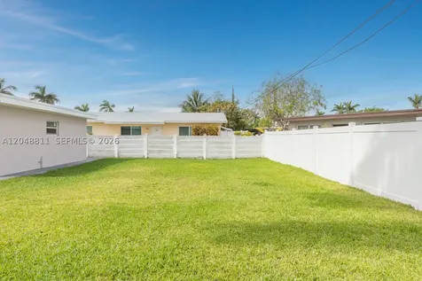 913 NE 2nd Street Hallandale Beach FL 33009