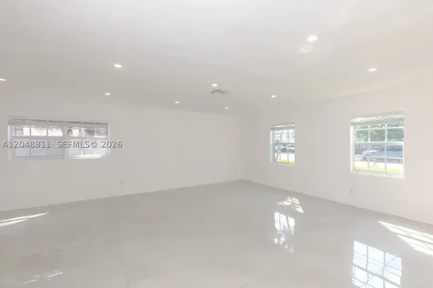 913 NE 2nd Street Hallandale Beach FL 33009