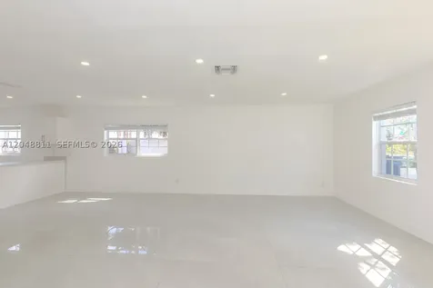 913 NE 2nd Street Hallandale Beach FL 33009