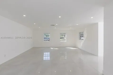 913 NE 2nd Street Hallandale Beach FL 33009