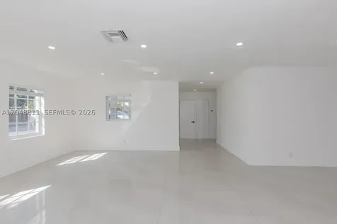 913 NE 2nd Street Hallandale Beach FL 33009