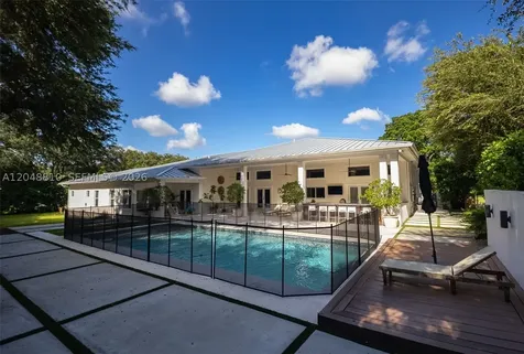 9805 SW 90th Avenue Kendall FL 33176