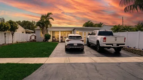 5417 NE 4th Terrace Oakland Park FL 33334