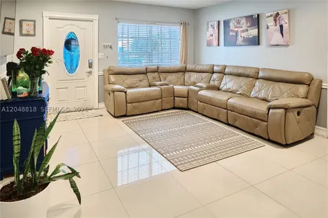 5417 NE 4th Terrace Oakland Park FL 33334