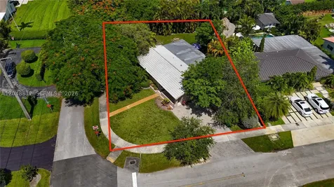 6325 SW 84th Street Miami FL 33143