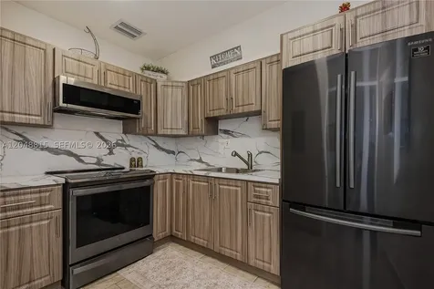 750 NE 4th Place Hialeah FL 33010
