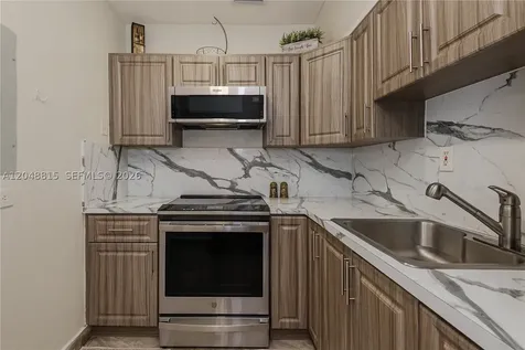 750 NE 4th Place Hialeah FL 33010