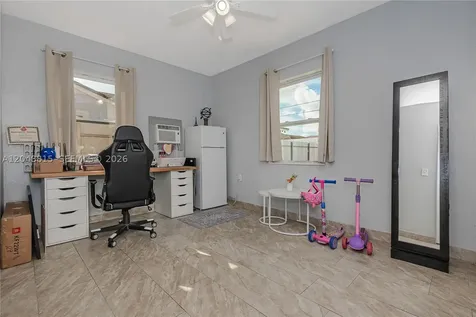 750 NE 4th Place Hialeah FL 33010