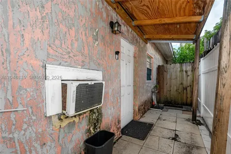 750 NE 4th Place Hialeah FL 33010
