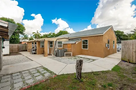 750 NE 4th Place Hialeah FL 33010
