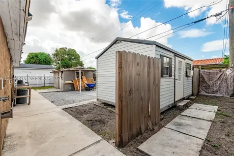 750 NE 4th Place Hialeah FL 33010