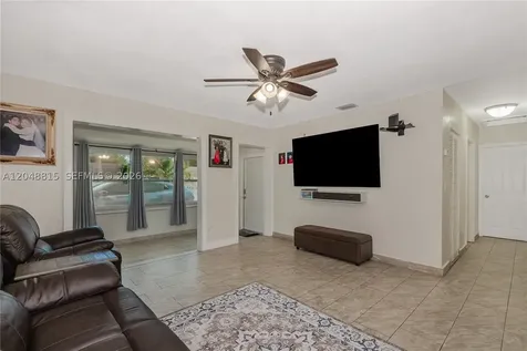 750 NE 4th Place Hialeah FL 33010