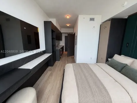 20 NE 11th Miami FL 33132