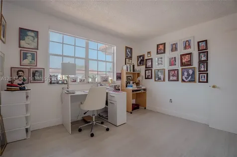 19702 NW 84th Place Hialeah FL 33015