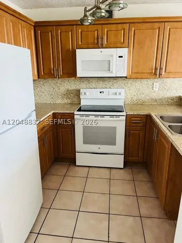 8075 NW 7th Street Miami FL 33126