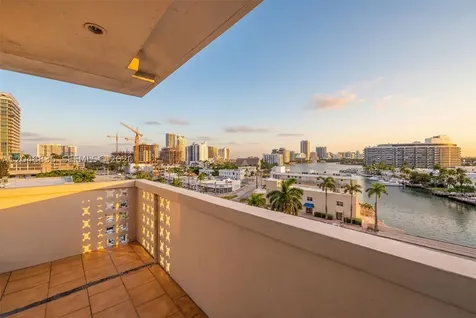 7118 Bonita Drive Miami Beach FL 33141
