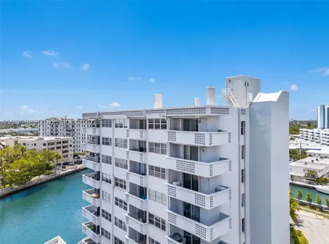 7118 Bonita Drive Miami Beach FL 33141