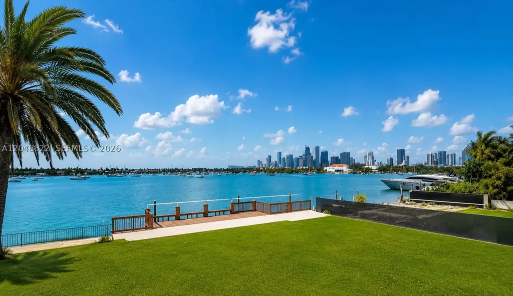 1330 S Venetian Way Miami FL 33139