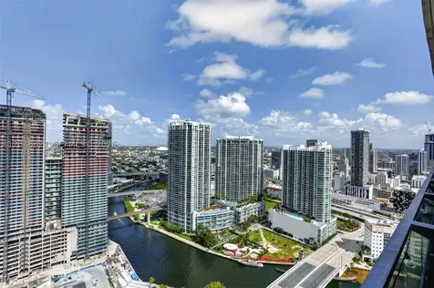 68 SE 6th Street Miami FL 33131