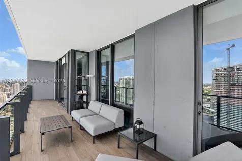 68 SE 6th Street Miami FL 33131