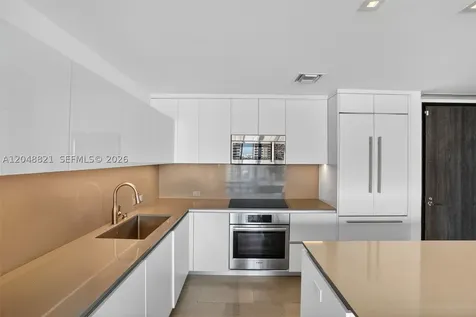 68 SE 6th Street Miami FL 33131