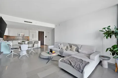 68 SE 6th Street Miami FL 33131