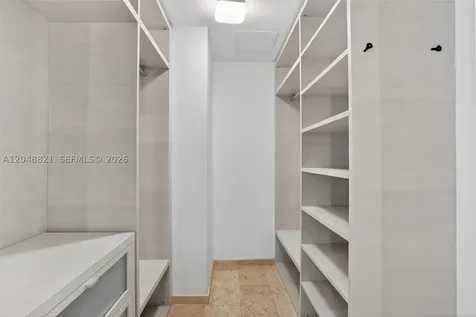 68 SE 6th Street Miami FL 33131