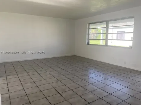 5904 SW 27th Street West Park FL 33023