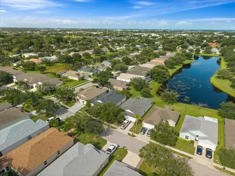 1112 W 13th Square Vero Beach FL 32960