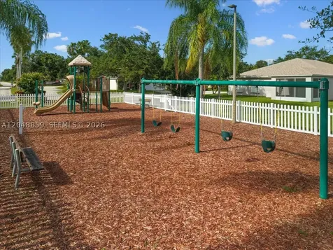 1112 W 13th Square Vero Beach FL 32960