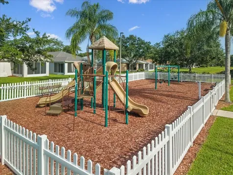 1112 W 13th Square Vero Beach FL 32960