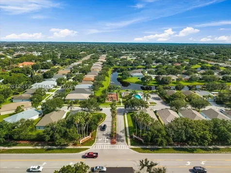 1112 W 13th Square Vero Beach FL 32960