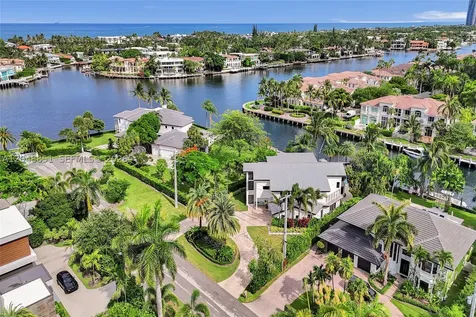 113 Holiday Drive Hallandale Beach FL 33009