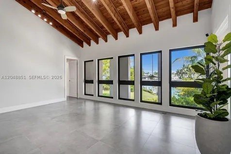113 Holiday Drive Hallandale Beach FL 33009
