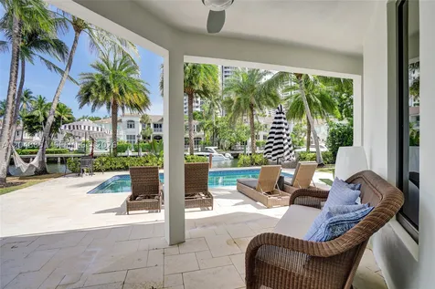113 Holiday Drive Hallandale Beach FL 33009