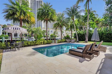 113 Holiday Drive Hallandale Beach FL 33009