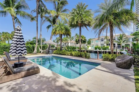 113 Holiday Drive Hallandale Beach FL 33009