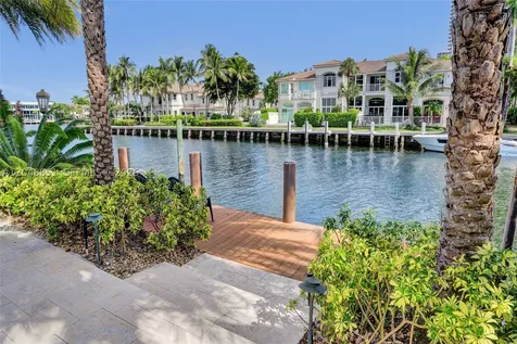 113 Holiday Drive Hallandale Beach FL 33009