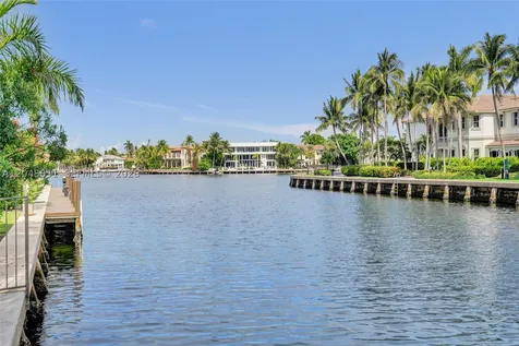 113 Holiday Drive Hallandale Beach FL 33009