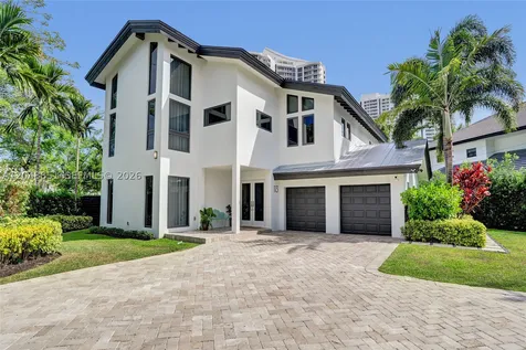 113 Holiday Drive Hallandale Beach FL 33009